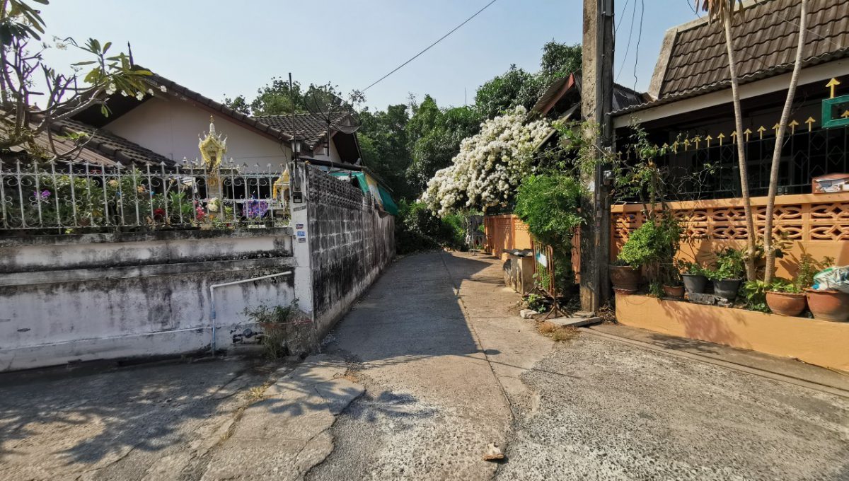 ที่ดิน​ ซ.อมรเดช_๒๐๐๔๑๐_0006